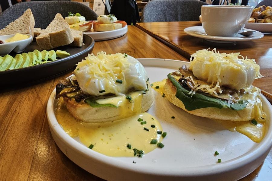 Huevos Benedict Florentinos